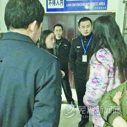 国产澡堂女生洗澡视频,女生洗澡瞬间，真实生活场景大曝光